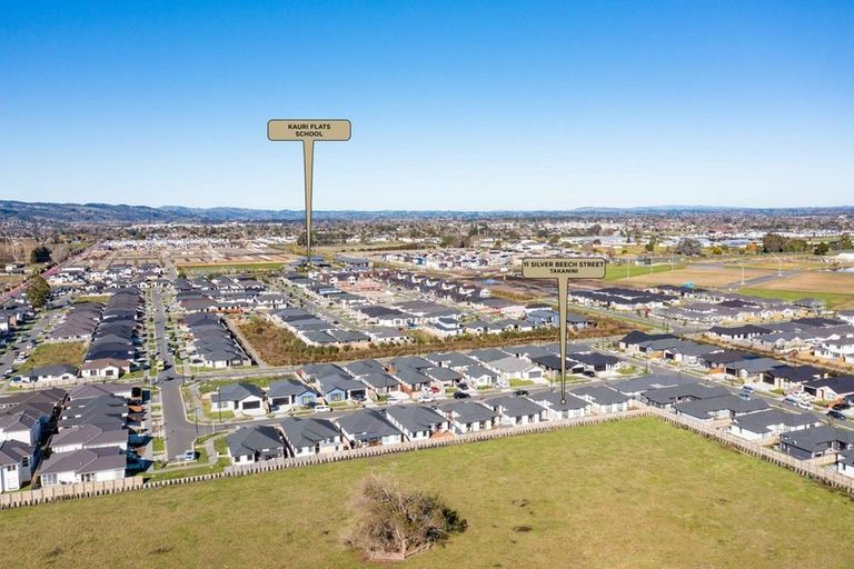 Photo of property in 11 Silver Beech Street, Takanini, 2110