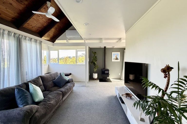 Photo of property in 52 Balmain Road, Chatswood, Auckland, 0626