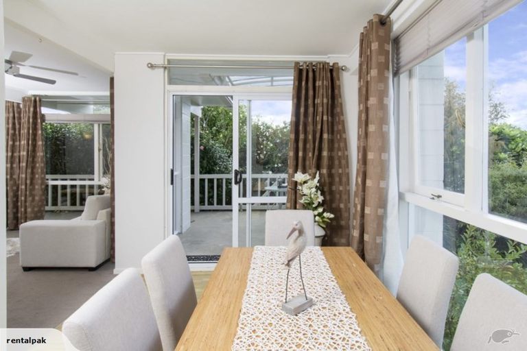 Photo of property in 15 Megan Avenue, Pakuranga Heights, Auckland, 2010