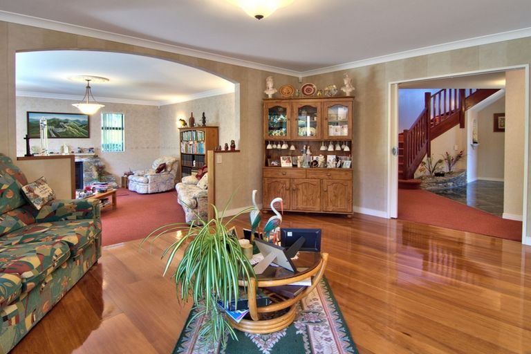 Photo of property in 12 Greenwoods Close, Titirangi, Auckland, 0604