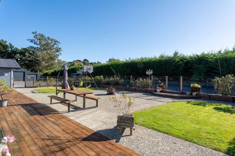Photo of property in 27 Green Island Bush Road, Blackhead, Dunedin, 9076
