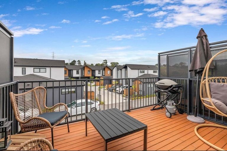 Photo of property in 6 Parenga Lane, Kumeu, 0810