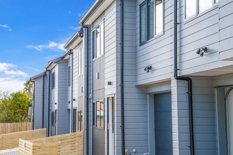 Photo of property in 28 Mckinstry Avenue, Mangere East, Auckland, 2024