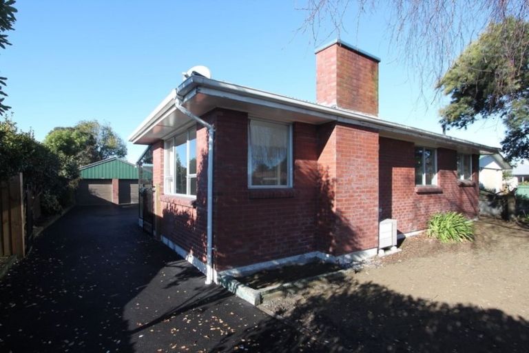 Photo of property in 21 Inwoods Road, Parklands, Christchurch, 8083