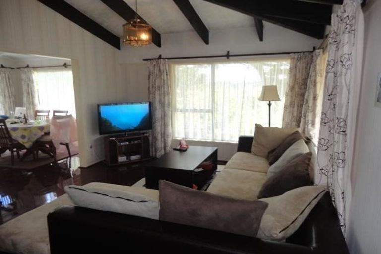 Photo of property in 9 Hiwihau Place, Glenfield, Auckland, 0629