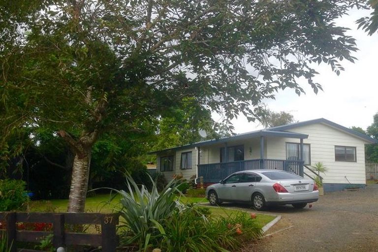 Photo of property in 37 Puriri Road, Pukekohe, 2120