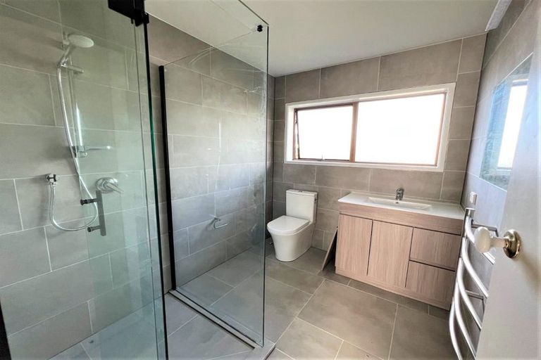 Photo of property in 2/10 Central Avenue, Papatoetoe, Auckland, 2025