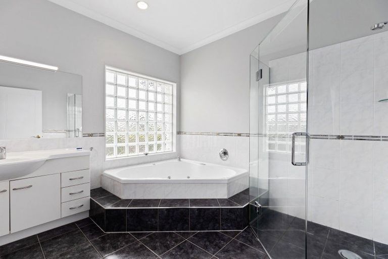 Photo of property in 2 Saint Clements Grove, Bethlehem, Tauranga, 3110