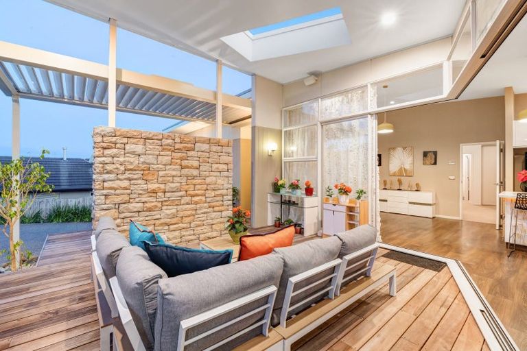 Photo of property in 21 Grand Drive, Orewa, 0931