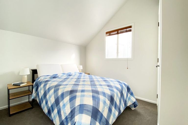 Photo of property in 2 Brassey Road, Birkenhead, Auckland, 0626