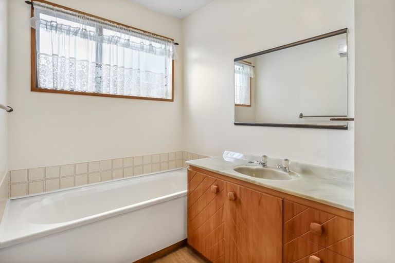 Photo of property in 87 Hawthornden Road, Avonhead, Christchurch, 8042