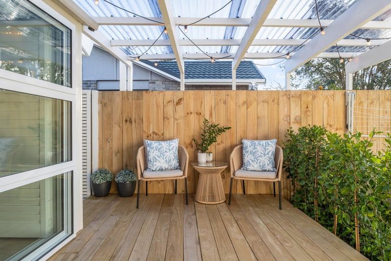 Photo of property in 2/4 Beach Road, Orewa, 0931