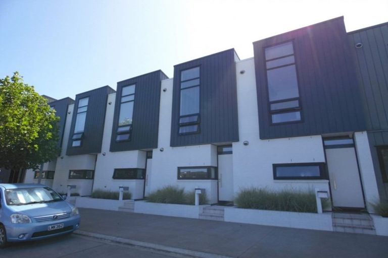 Photo of property in 216 Hobsonville Point Road, Hobsonville, Auckland, 0616