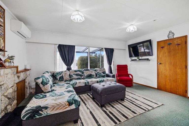 Photo of property in 2 Ajax Place, Highbury, Palmerston North, 4412