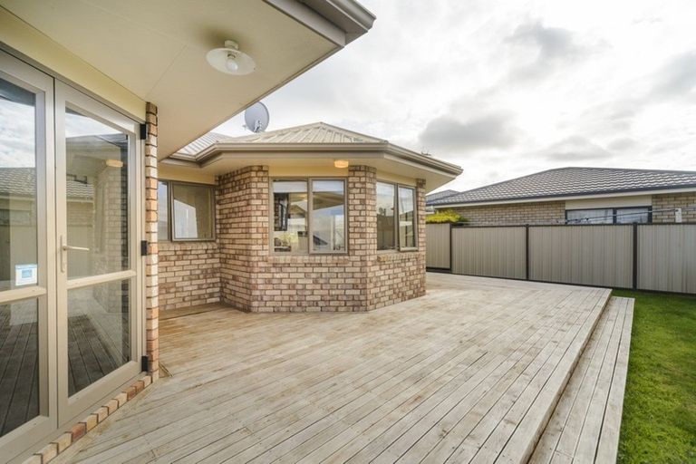 Photo of property in 55 Peppertree Glade, Kelvin Grove, Palmerston North, 4414