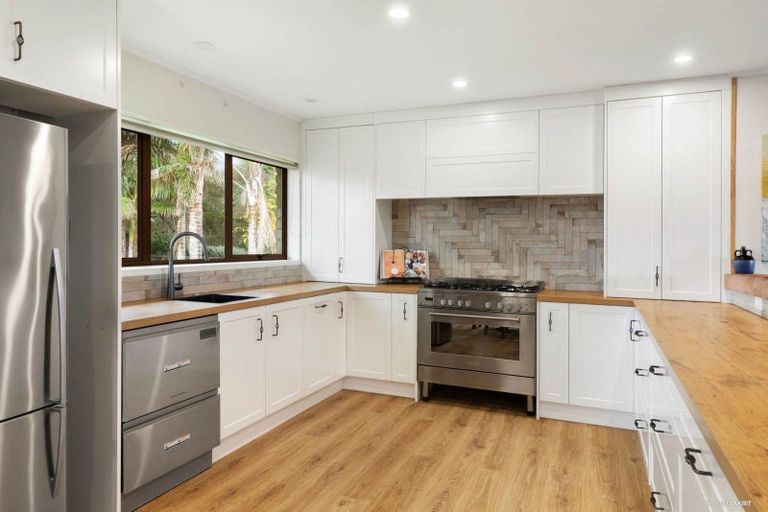 Photo of property in 6 Koromiko Place, Waiuku, 2123