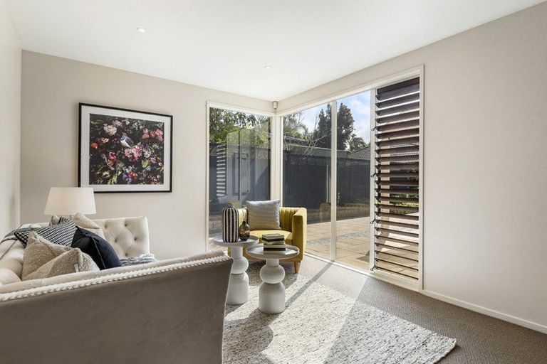 Photo of property in 19 English Oak Drive, Schnapper Rock, Auckland, 0632