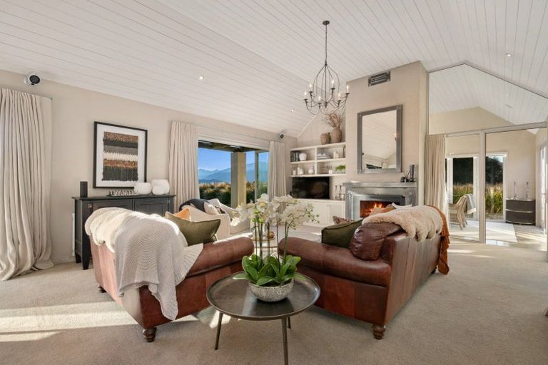 Photo of property in 24 Briar Bank Drive, Wanaka, 9305