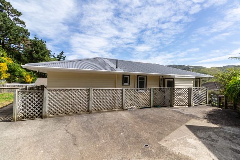 Photo of property in 19 Montreal Grove, Kingston, Wellington, 6021