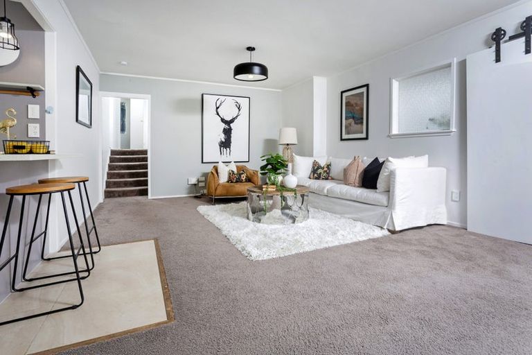 Photo of property in 16 West Glade Crescent, Birkenhead, Auckland, 0626