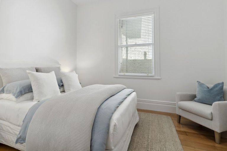 Photo of property in 4 Clarence Road, Northcote Point, Auckland, 0627