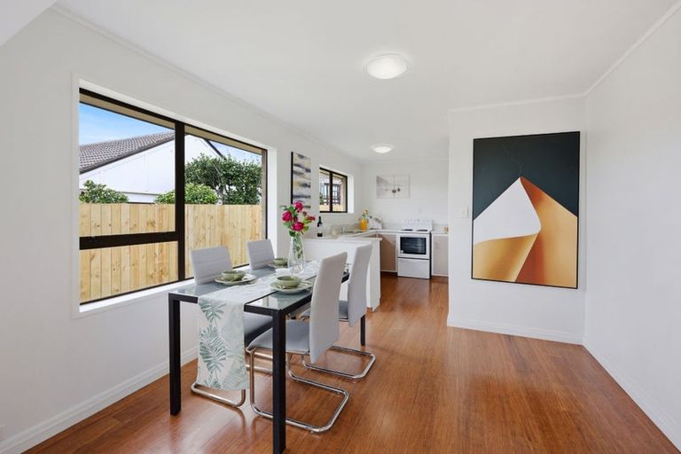Photo of property in 2/39 Rapallo Place, Farm Cove, Auckland, 2012