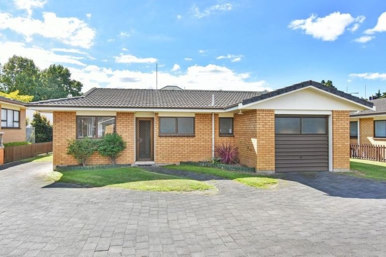 Photo of property in 2/327 Great South Road, Papakura, 2110