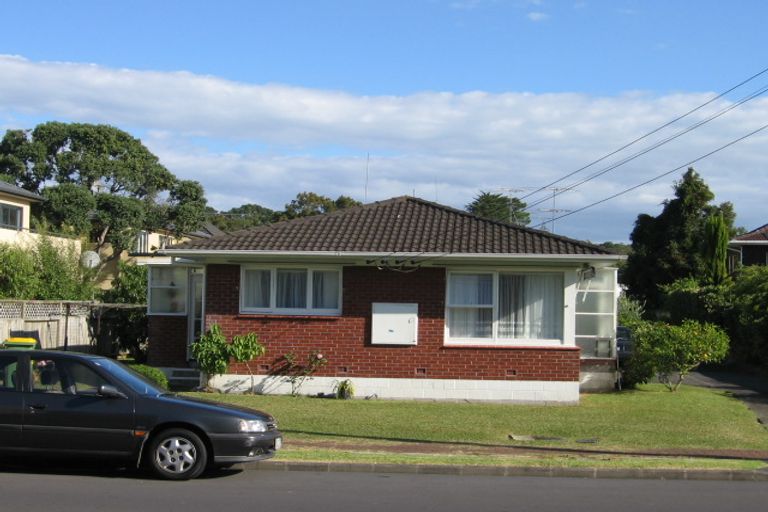 Photo of property in 2/32 Inverness Road, Browns Bay, Auckland, 0630