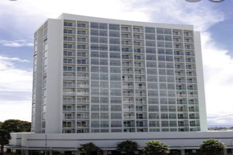 Photo of property in 1410/17 Osterley Way, Manukau, Auckland, 2104