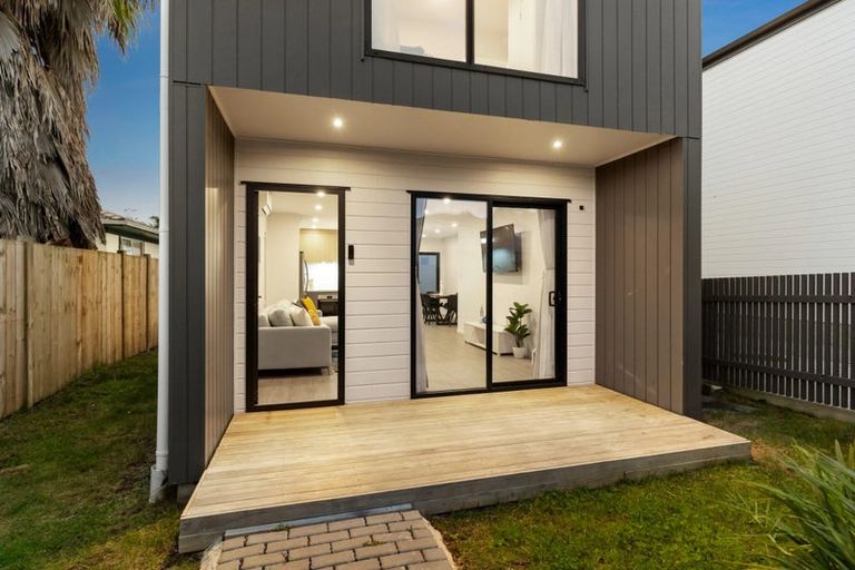 Photo of property in 64a Rosewarne Crescent, Glendene, Auckland, 0602