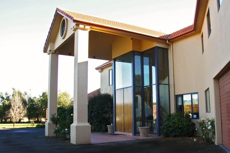 Photo of property in 2817 West Coast Road, Kirwee, Darfield, 7571