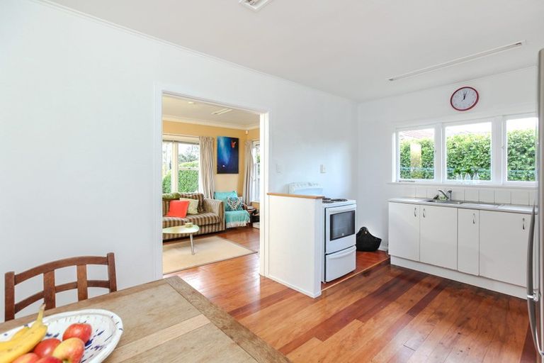 Photo of property in 733 Te Atatu Road, Te Atatu Peninsula, Auckland, 0610