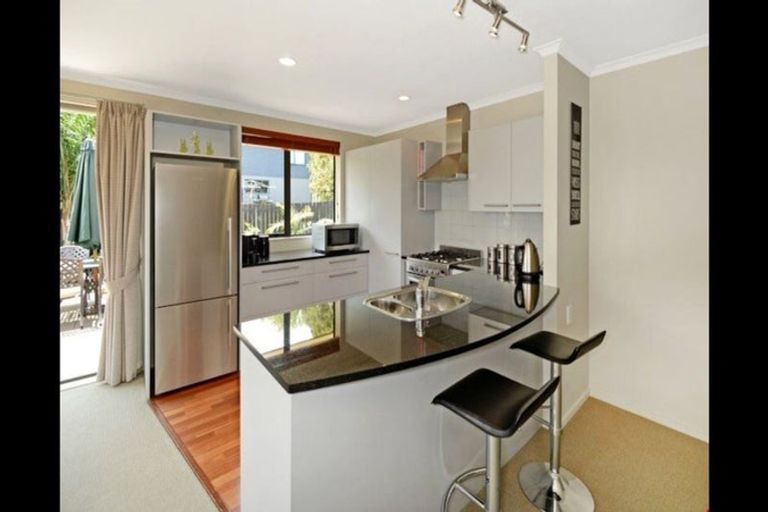 Photo of property in 11a Glendhu Road, Bayview, Auckland, 0629