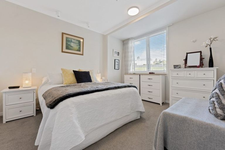 Photo of property in 192 Landmark Terrace, Orewa, 0931