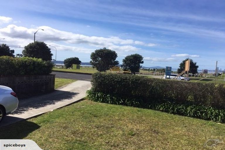 Photo of property in 7 Tatau Way, Te Atatu Peninsula, Auckland, 0610
