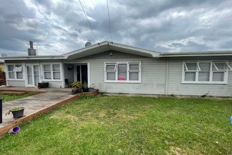 Photo of property in 14 Liverpool Street, Papakura, 2110