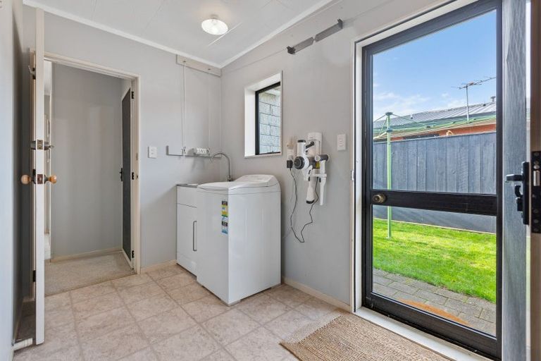 Photo of property in 1 Mangorei Road, Merrilands, New Plymouth, 4312