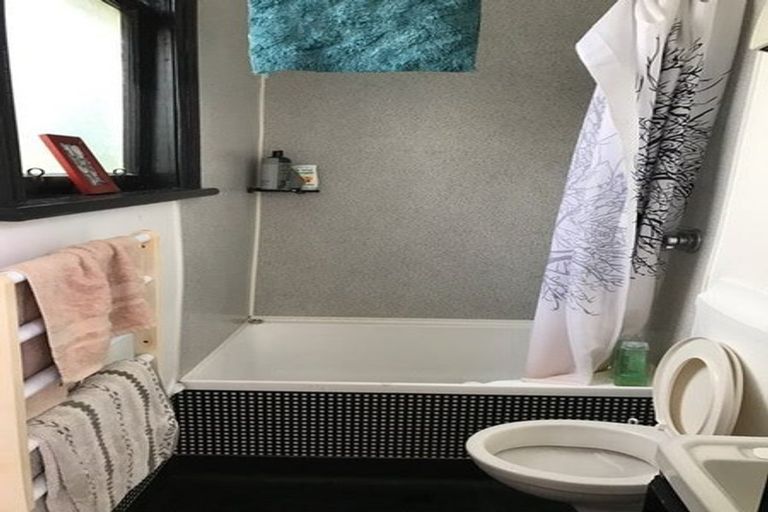 Photo of property in 86 Tasman Street, Mount Cook, Wellington, 6021