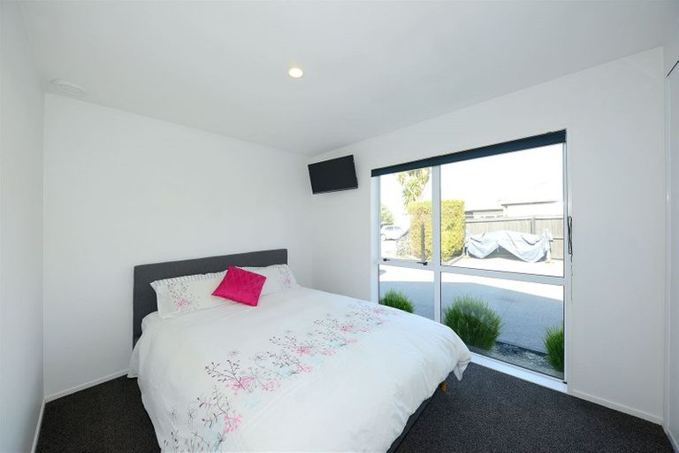 Photo of property in 30 Beauford Place, Parklands, Christchurch, 8083
