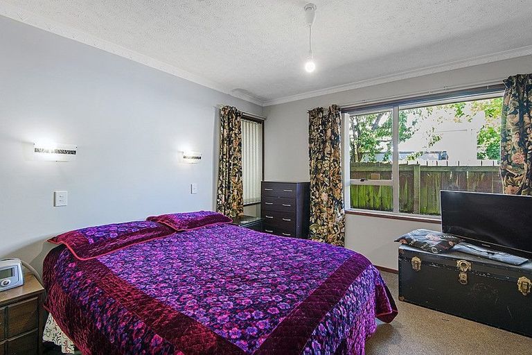 Photo of property in 40 Highland Place, Avonhead, Christchurch, 8042