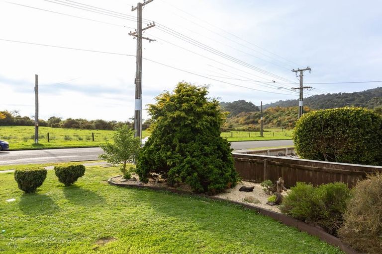 Photo of property in 96 Hall Street, Cobden, Greymouth, 7802