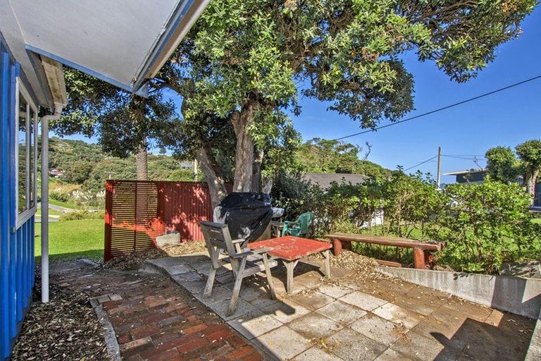 Photo of property in 53 Sea View Road, Baylys Beach, Dargaville, 0377