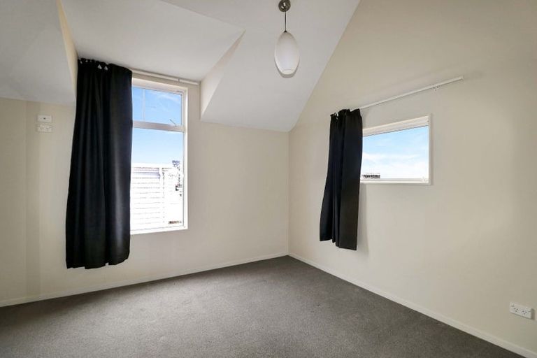 Photo of property in Pirie Street Townhouses, 35/35 Pirie Street, Mount Victoria, Wellington, 6011