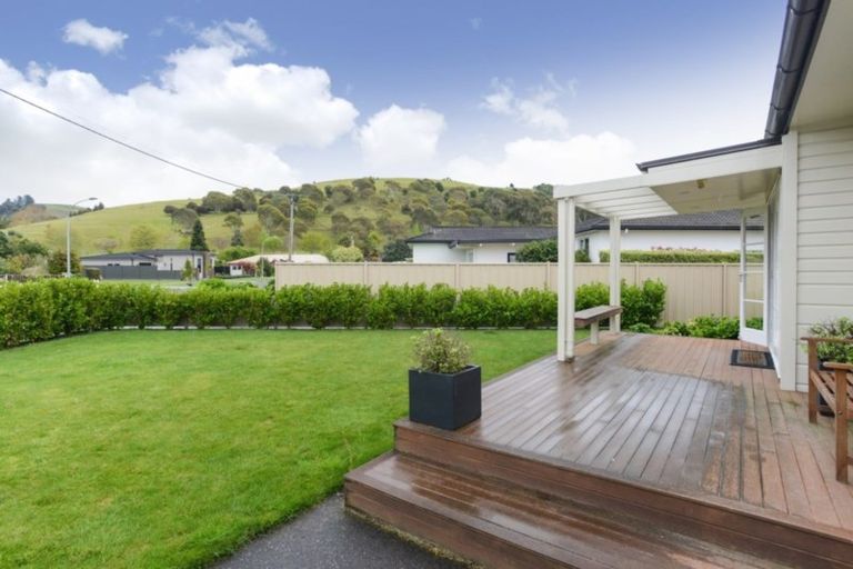 Photo of property in 17 Golding Road, Taradale, Napier, 4112
