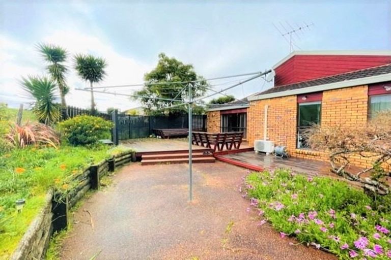 Photo of property in 54 Spence Road, Henderson, Auckland, 0612
