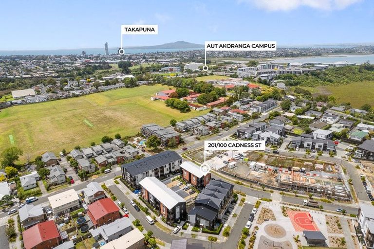Photo of property in 100 Cadness Street, Northcote, Auckland, 0627