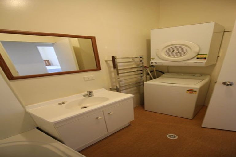 Photo of property in 4 Torrens Terrace, Mount Cook, Wellington, 6011