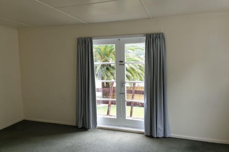 Photo of property in 32 Mimihau Grove, Wainuiomata, Lower Hutt, 5014