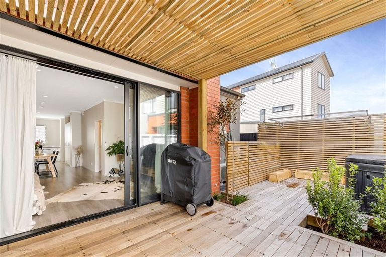 Photo of property in 4 Peihana Road, Hobsonville, Auckland, 0616