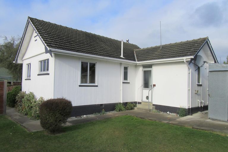 Photo of property in 8 Holmes Street, Waimate, 7924